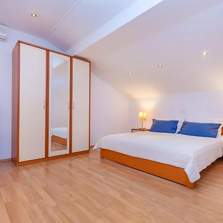 Apartment Dalmare Sea View With Huge Balcony